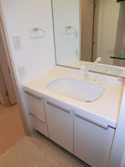 クオス銀座エスト・トロワジェーム　洗面化粧台