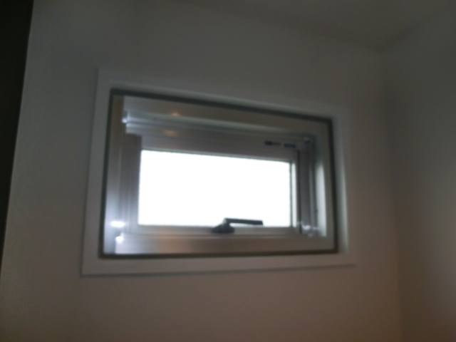 牛込中央マンション　トイレにも窓