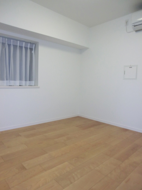 薬王寺ニューハイツ　約5.2帖の洋室