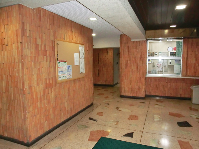 薬王寺ニューハイツ　エントランス