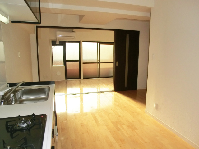 ダイニングキッチンは約9帖