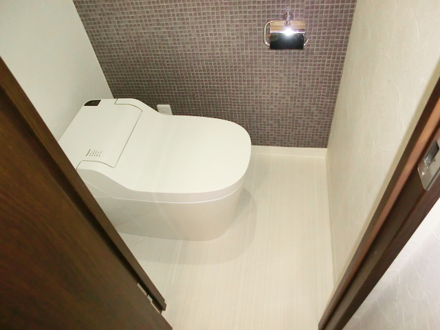 トイレにもアクセントクロス