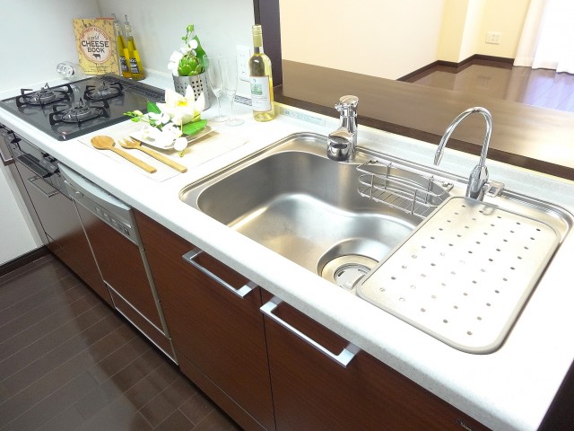 食器洗浄機付きのシステムキッチン