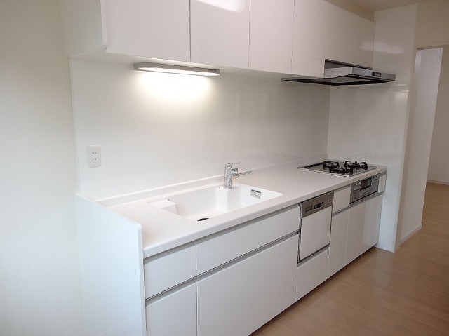 陽輪台松濤　キッチン