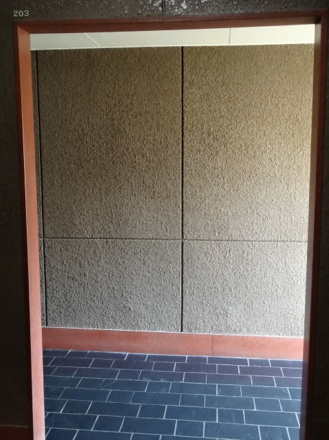 陽輪台松濤　玄関前廊下