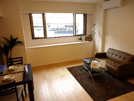 ドルチェ日本橋シティターミナル　ＬＤＫ約13帖