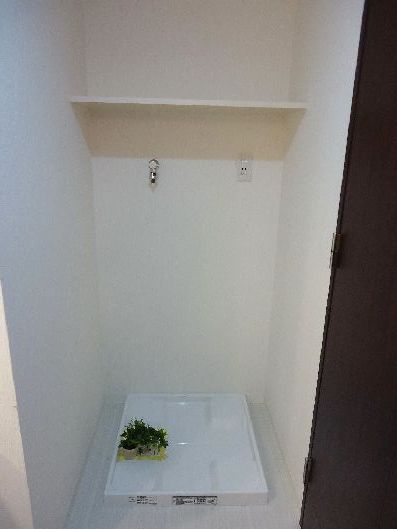 ドルチェ日本橋シティターミナル　洗濯機置場