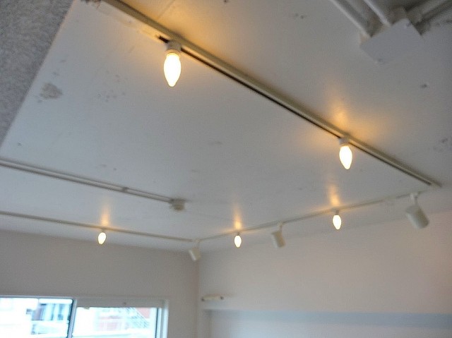 代官山エーデルハイム　照明