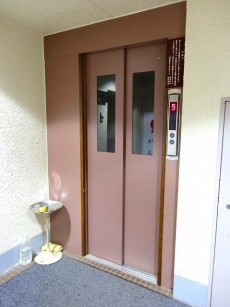 代官山エーデルハイム　エレベーター