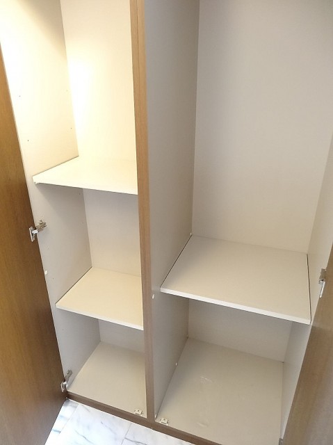 グレイス高輪一丁目1番　廊下収納