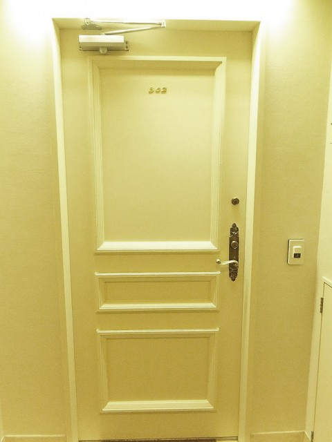 ステートリーホームズ南麻布　玄関扉