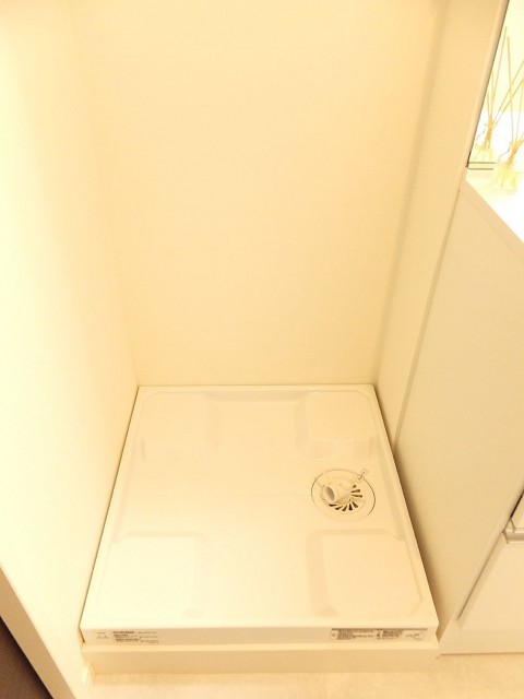 ライオンズマンション駒沢　洗濯機置場