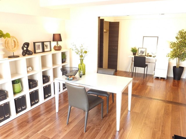 ライオンズマンション駒沢　リビングダイニング