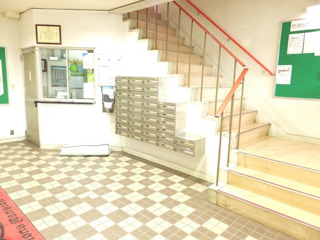 ライオンズマンション駒沢　エントランスホール