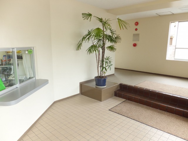 初台中央マンション　エントランスホール