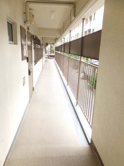 初台中央マンション　共用廊下