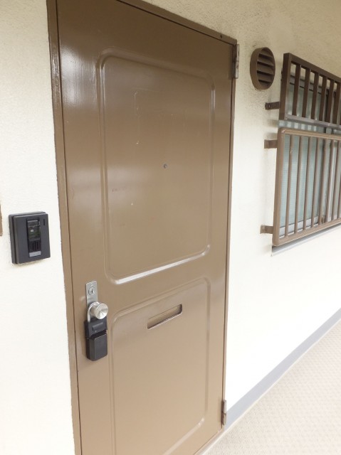 初台中央マンション　玄関前