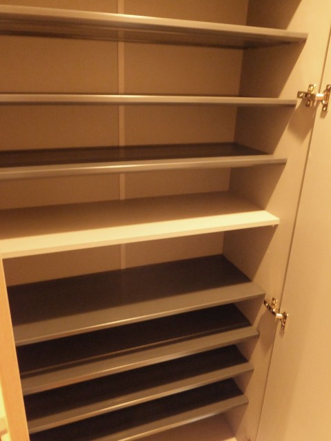 初台中央マンション　玄関収納