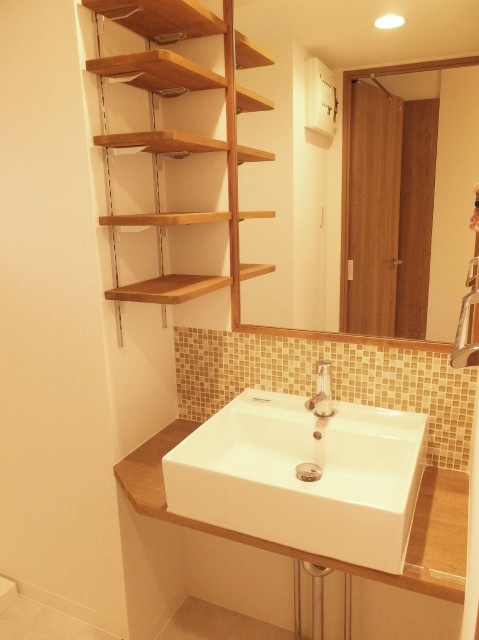 初台中央マンション　洗面化粧台