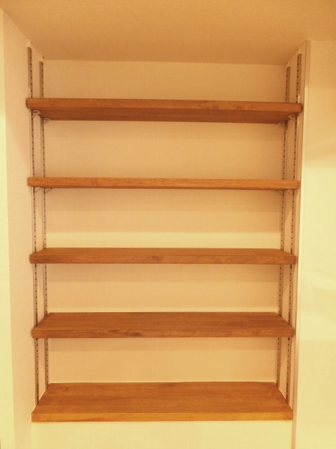 初台中央マンション　収納棚