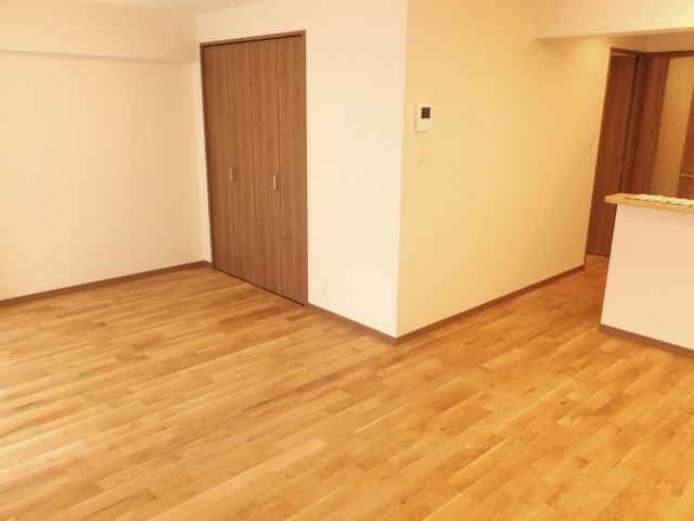 初台中央マンションン　約16.8畳のＬＤＫ