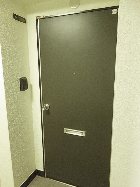 ライオンズマンション東麻布　玄関扉