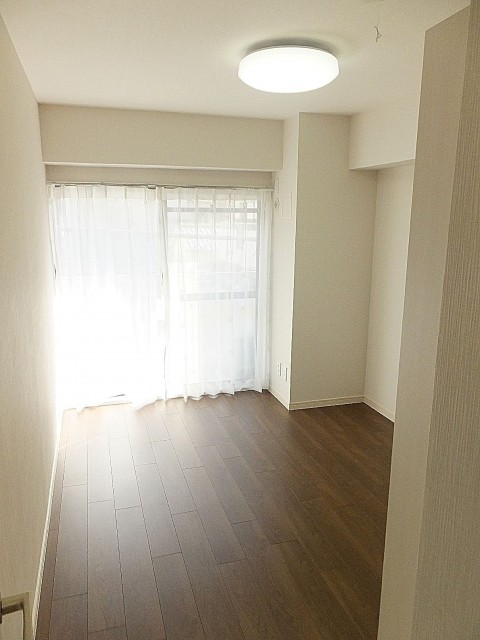 ライオンズマンション東麻布　洋室約5.8帖
