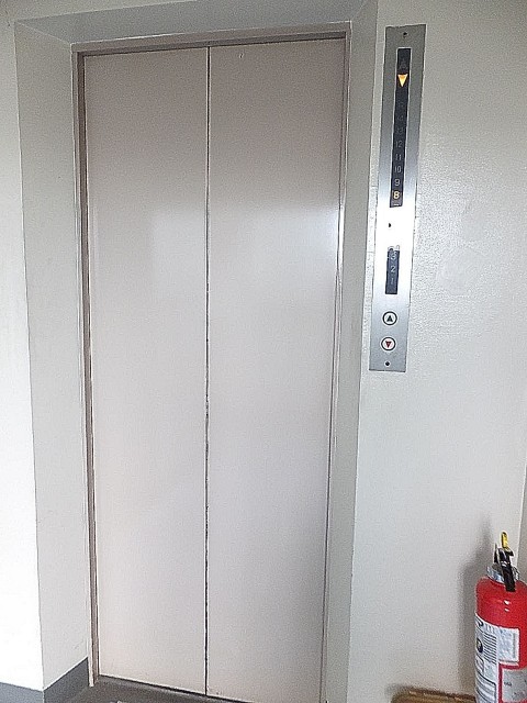 ハイネス麻布　エレベーター