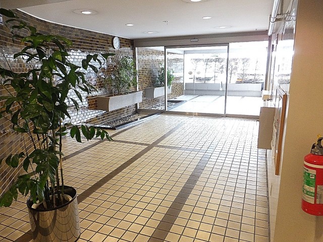 初台ハイホーム　エントランスホール