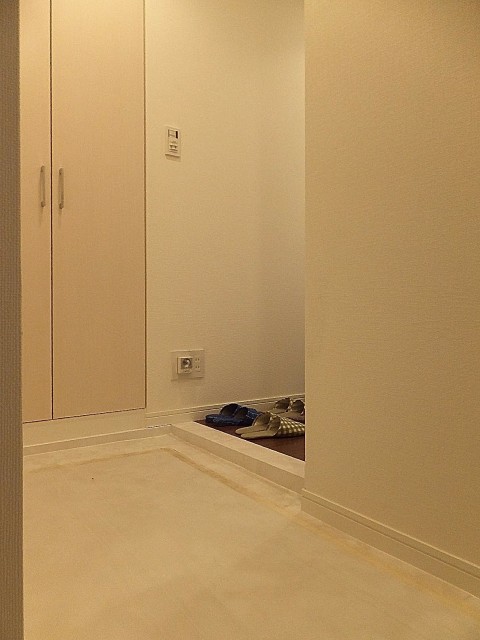 初台ハイホーム　玄関ホール