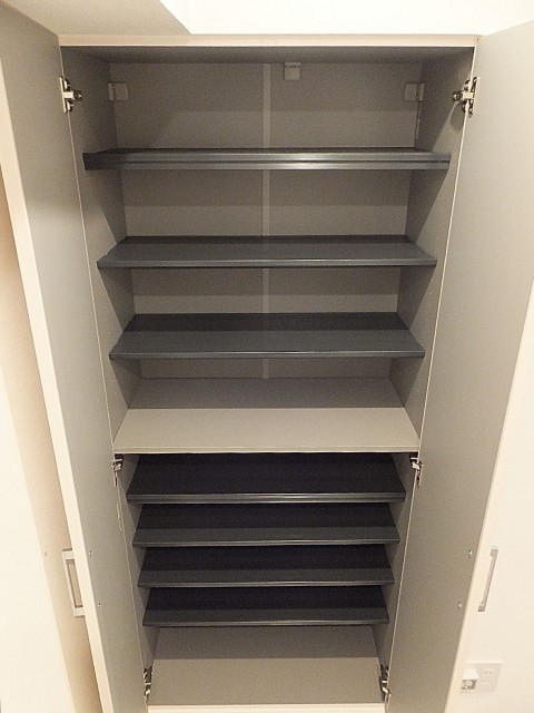 初台ハイホーム　玄関収納