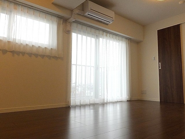 初台ハイホーム　リビングダイニング約8.6帖