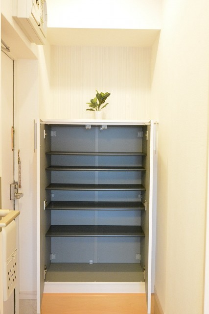 古河松原マンション　玄関収納905