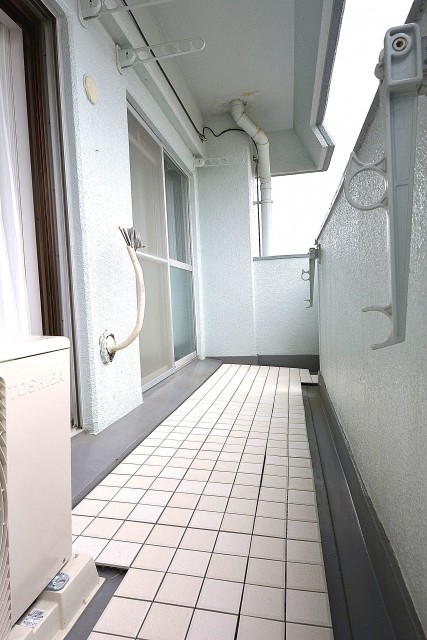 芦花公園ヒミコマンション　南向きのバルコニー