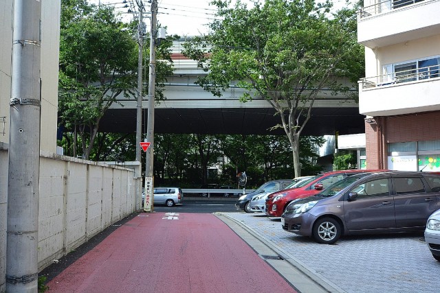 古河松原マンション　前面道路