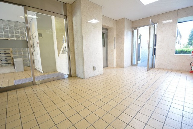 ライオンズマンション北千束　エントランスホール