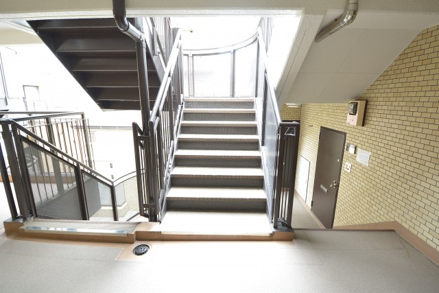 ライオンズマンション赤堤第2　共用階段
