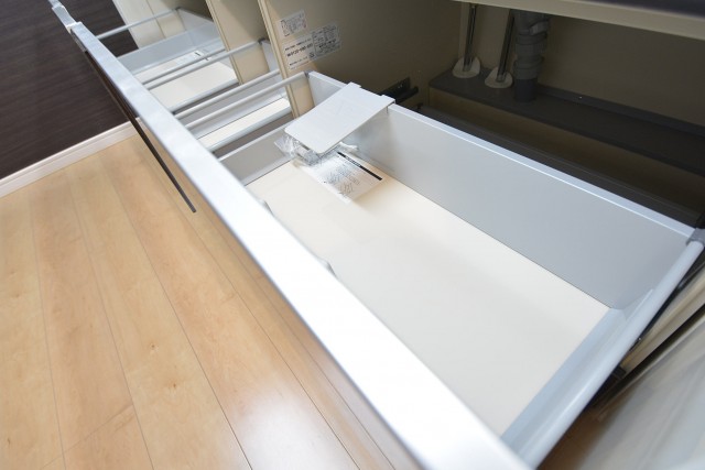 古河松原マンション　システムキッチン収納