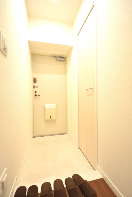 飯田橋第1パークファミリア　明るい玄関ホール