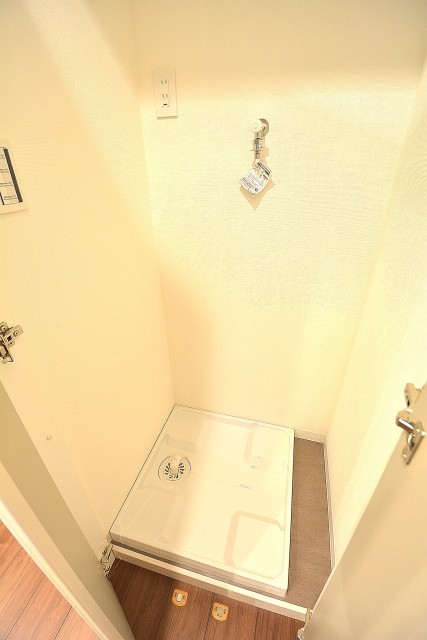 飯田橋第1パークファミリア　キッチンスペースにある洗濯機置場