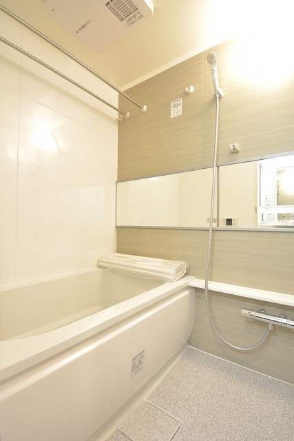飯田橋第1パークファミリア　追い焚き機能と浴室乾燥機付きバスルーム