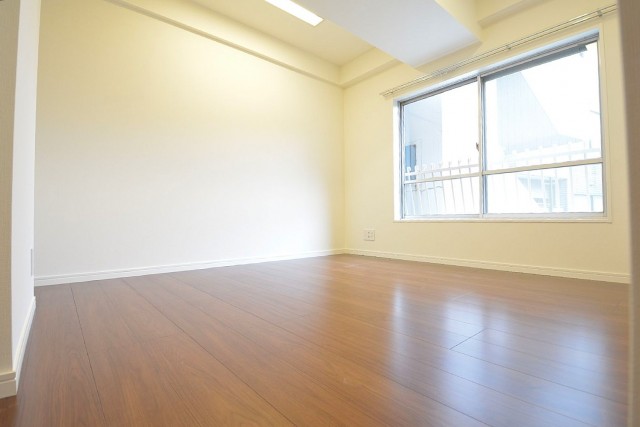 マンション都立大　約7.0畳の洋室