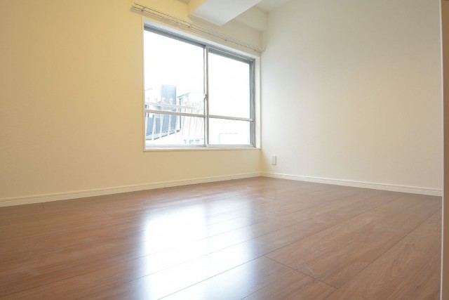 マンション都立大　約5.0畳の洋室