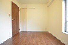 マンション都立大　約5.0畳の洋室