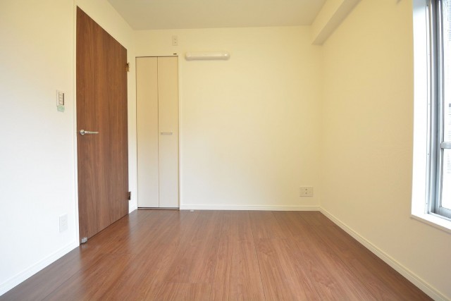 マンション都立大　約5.0畳の洋室