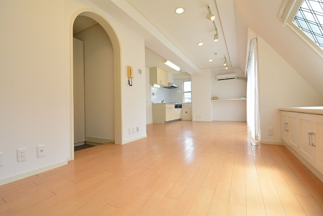 ST青山　LDK約17.5帖