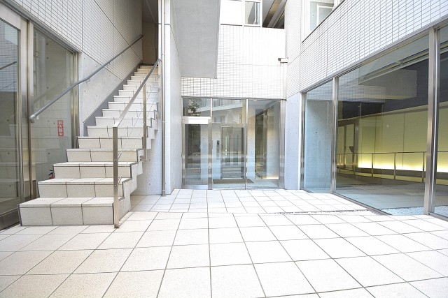 リシェ五反田スカイビュー　オシャレな1階共用部