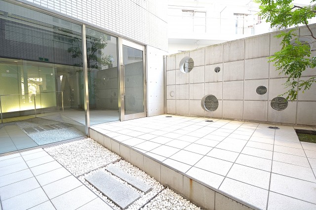 リシェ五反田スカイビュー　オシャレな1階共用部