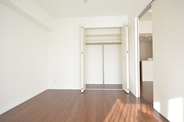 約5.8畳の洋室のクローゼット