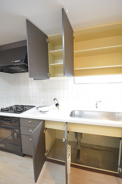 収納たっぷりなシステムキッチン